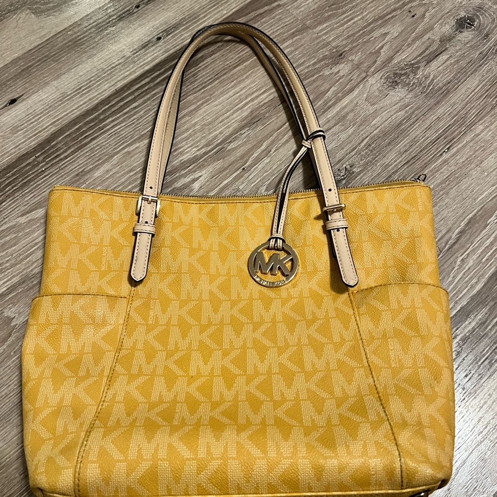 Michael Kors Jet Set East West Signature Logo Top Zip Tote